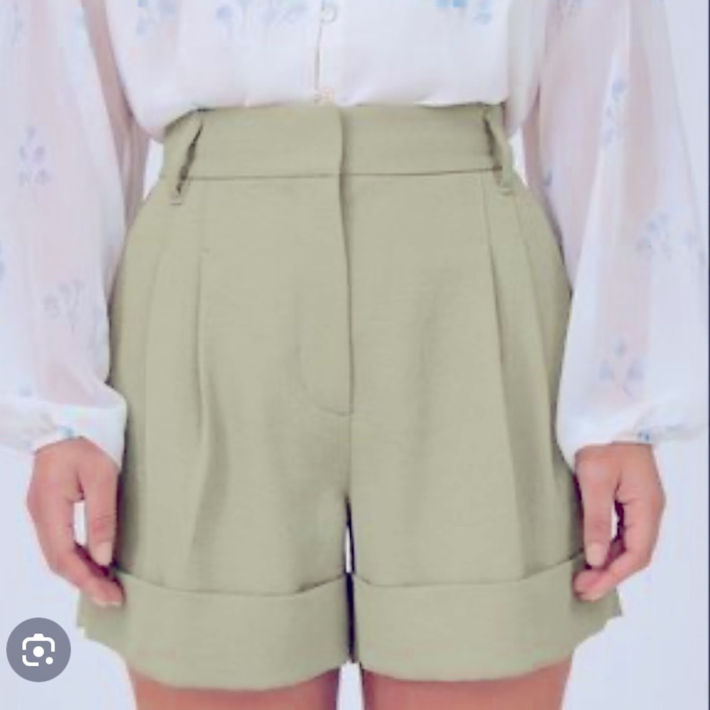 ARITZIA WILFRED 🍈 LABYRINTH SHORT SIZE 00 SAGE GREEN 💚